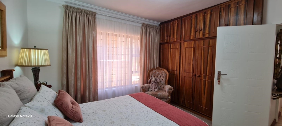 5 Bedroom Property for Sale in Noorsekloof Eastern Cape